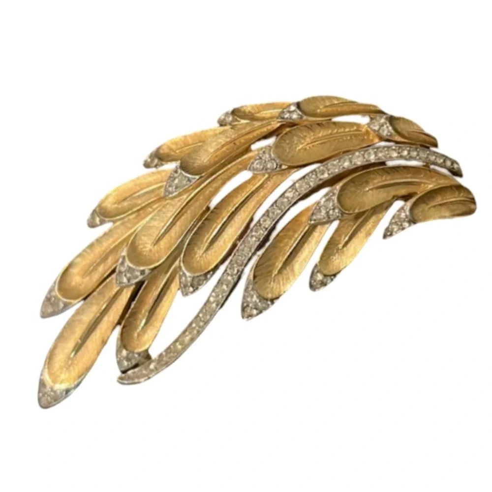 Vintage Whimical Trifari Gold Plated Crystal Angel Wings Brooch